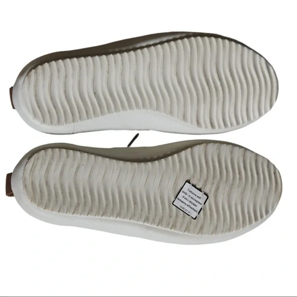 Veja Women's Sneakers in Tan and White - Picture 6 of 9